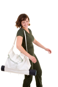 Frau mit Sporttasche
